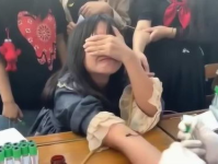 小姐姐半夜抽血,小姐姐勇敢面对健康挑战