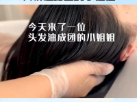 外国小姐姐沉浸式洗头发,一场视觉与感官的盛宴