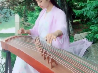 古筝小姐姐教程,跟随小姐姐轻松掌握古筝演奏技巧