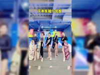 冲浪小姐姐 网红视频,炫酷视频引热议